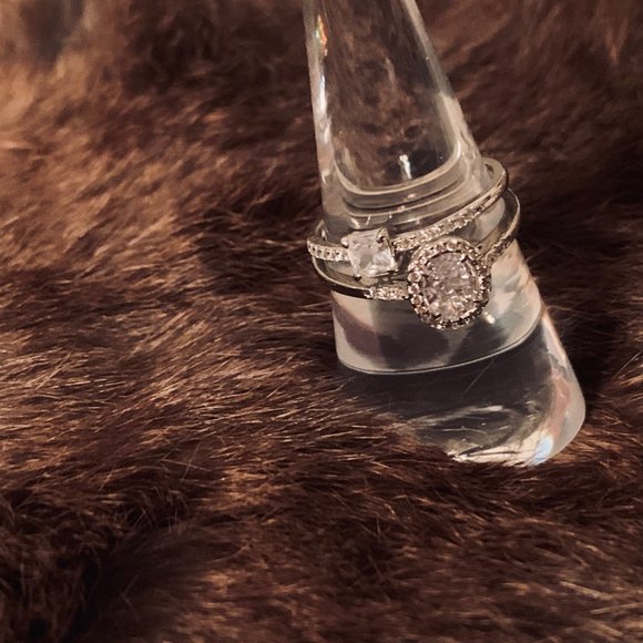 Twp Clear Gemstone Rings - Picture 14 of 14